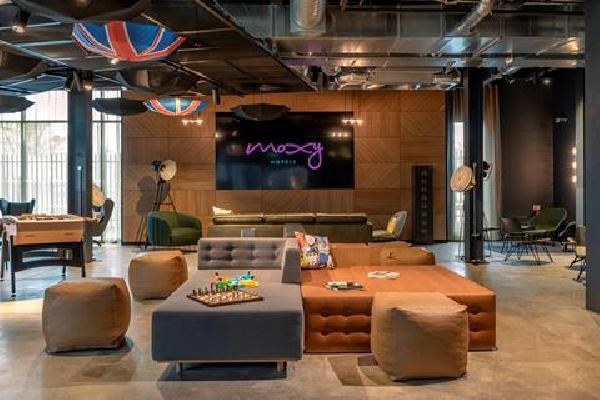 MOXY London Heathrow Airport Stedentrip