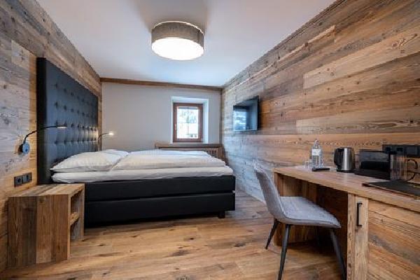 VAYA Post Saalbach Autovakantie