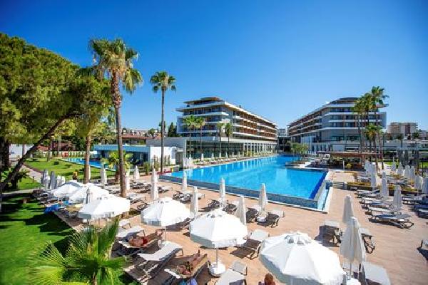 Acanthus & Cennet Barut Collection Zonvakantie