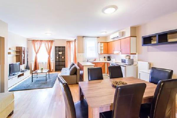 Nova Apartments Stedentrip