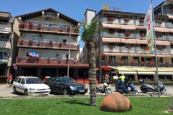 Villa Tino Pub Zonvakantie