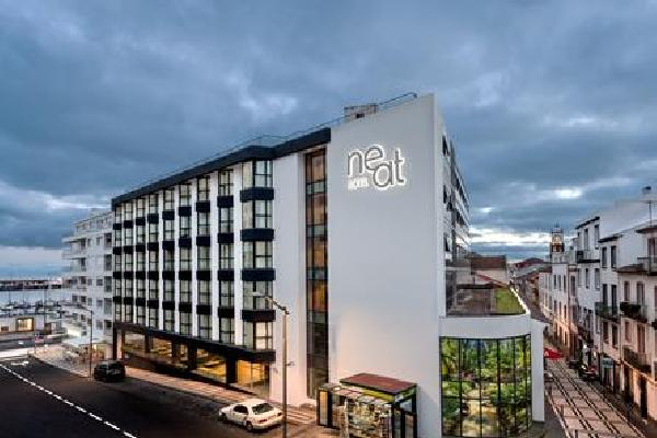 Neat Avenida Zonvakantie