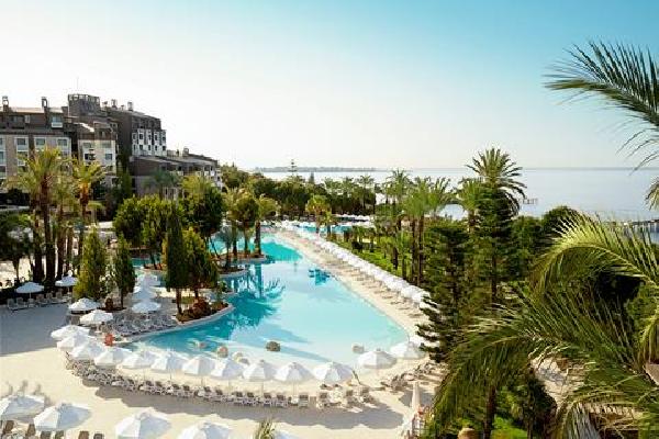 Paloma Perissia Zonvakantie