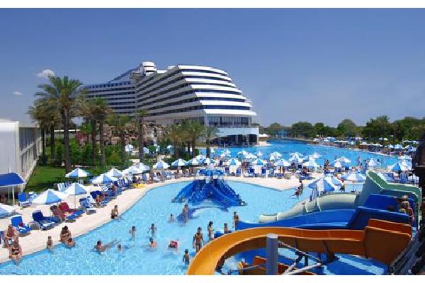 Titanic Beach Lara Zonvakantie