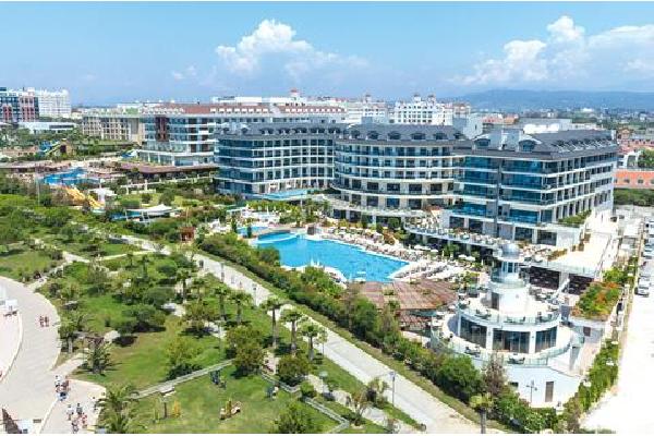 Commodore Elite Suites & Spa Zonvakantie