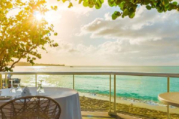 Travellers Beach Resort Zonvakantie