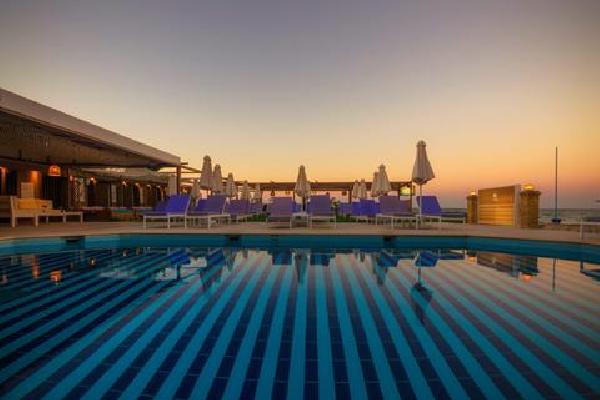 Iakinthos Zonvakantie