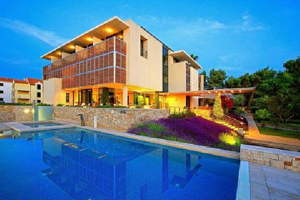 Bluesun Velaris Resort Zonvakantie