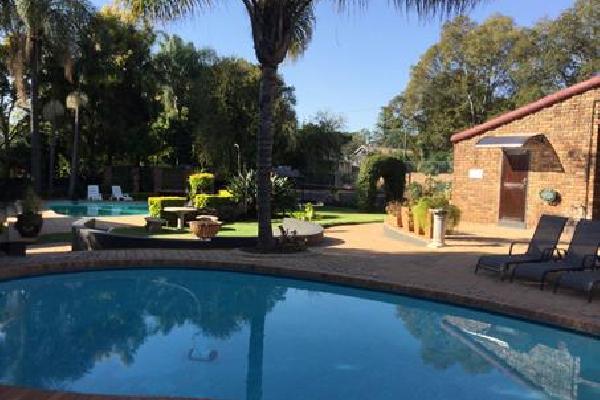 Cornerstone Guest Lodge Verre reizen